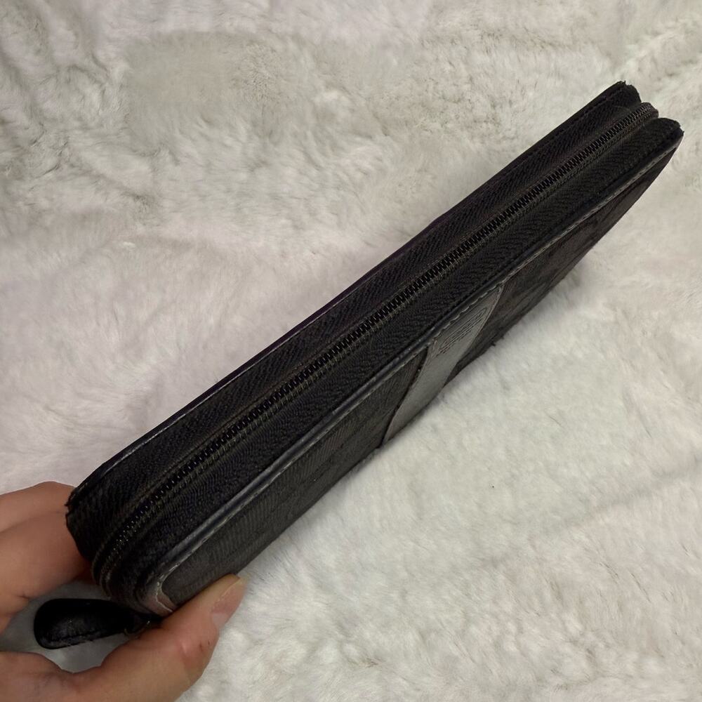 COACH Black Signature Wallet - Picture 4 of 11